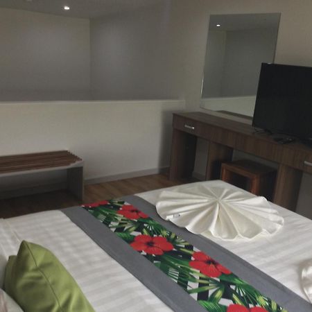 Vualiku Hotel & Apartments ナンディ エクステリア 写真