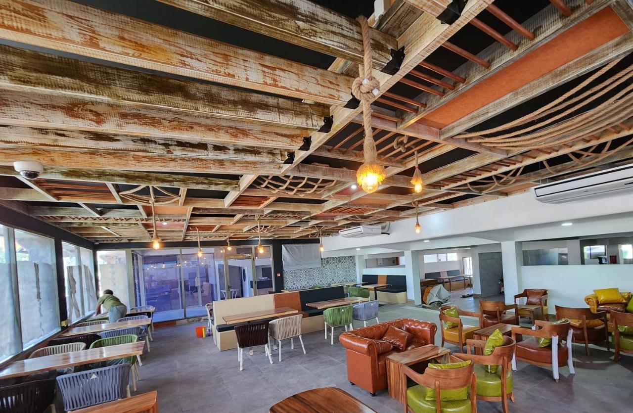 Vualiku Hotel & Apartments ナンディ エクステリア 写真