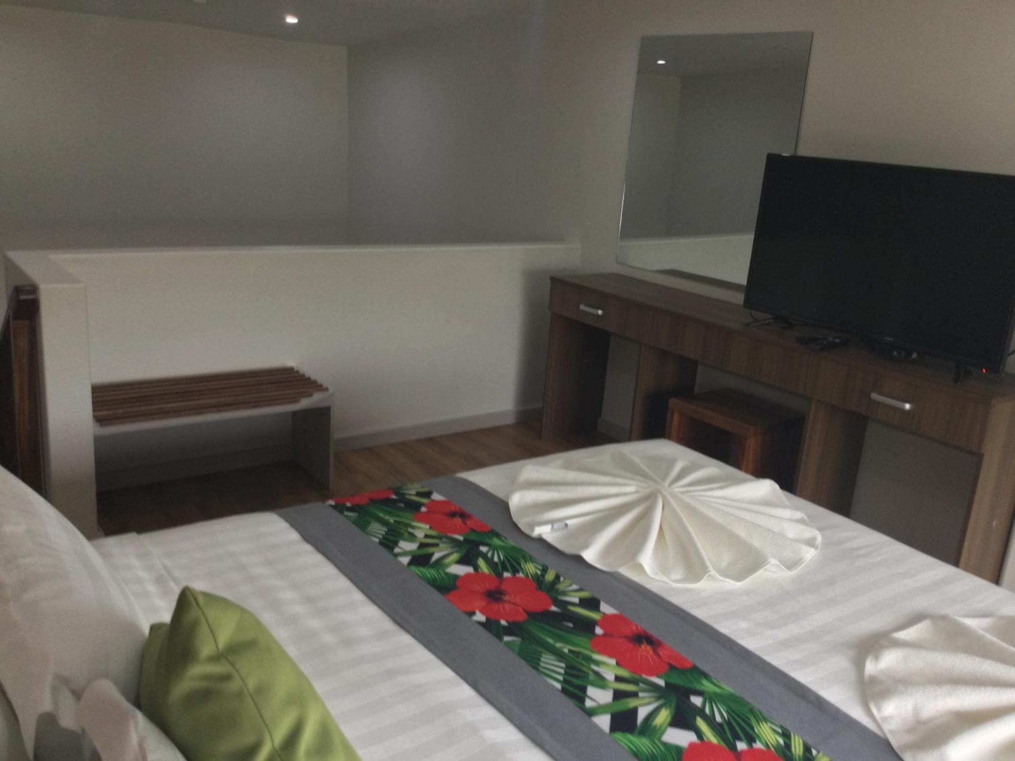 Vualiku Hotel & Apartments ナンディ エクステリア 写真